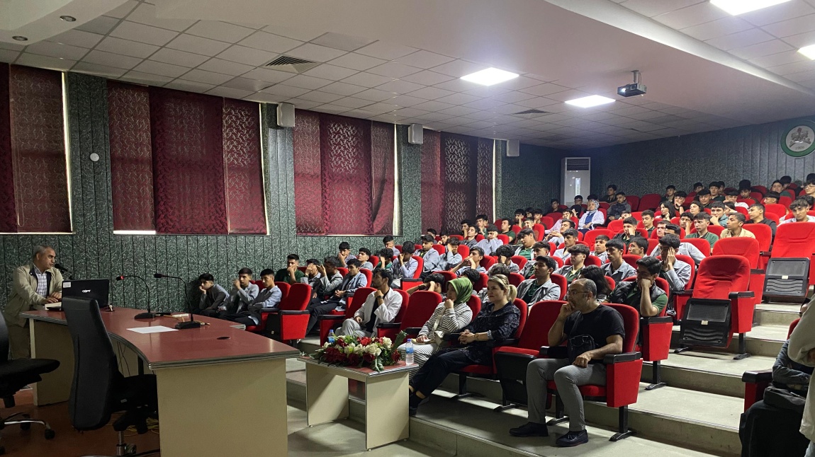Harran Üniversitesi Öğretim Üyesi Dr. Habip Artan Öğrencilerimize Seminer Verdi