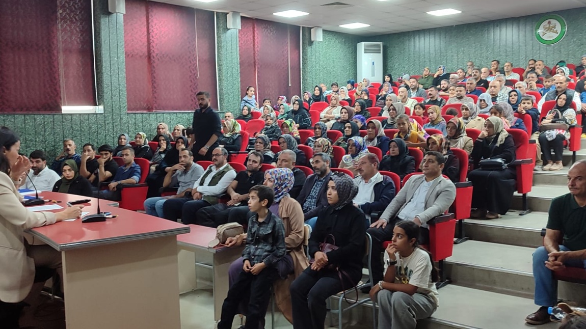 Okulumuzda Veli Toplantısı Başarıyla Gerçekleştirildi